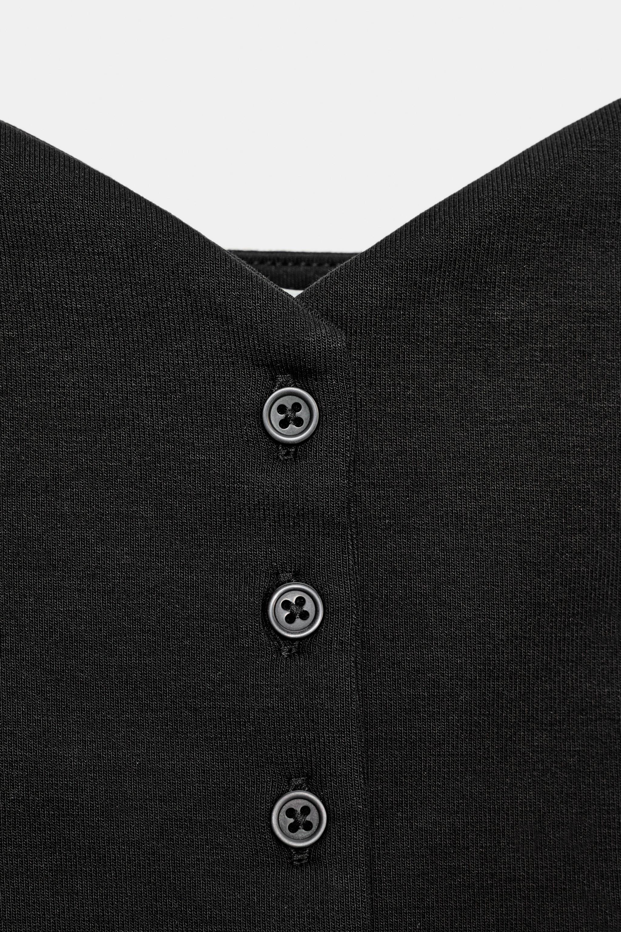 SWEETHEART NECKLINE TOP WITH BUTTONS